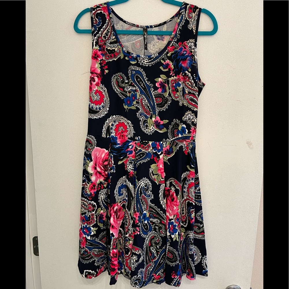 Floral paisley dress, Midi, flowy